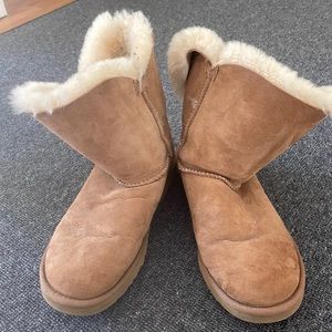 Size 7 Uggs
